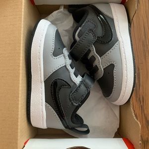 Nike Court Borough Low 2 Size 4c